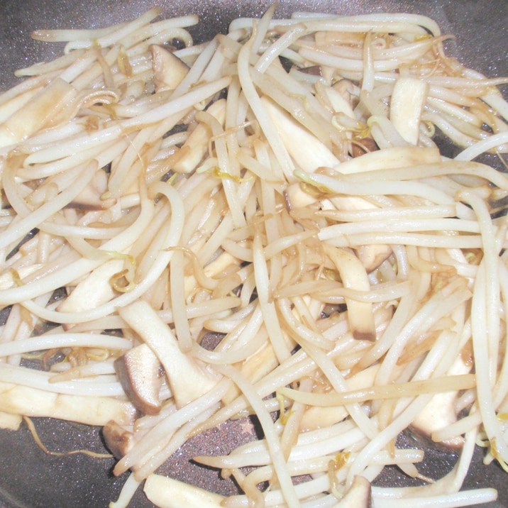 簡単!!節約!!もやしとエリンギのバター炒め